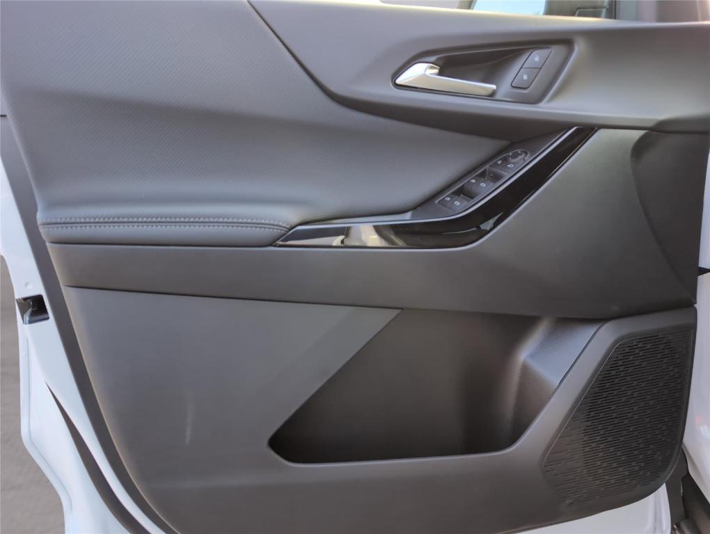 new 2026 Chevrolet Equinox car, priced at $27,613