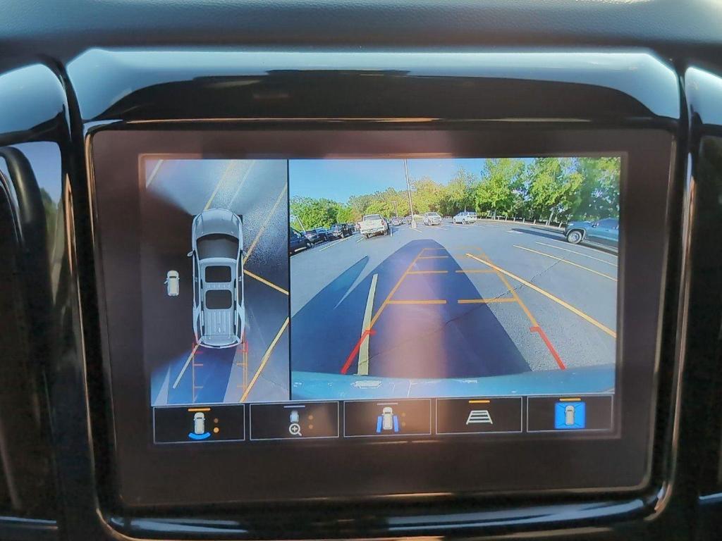 used 2023 Chevrolet Traverse car, priced at $35,324