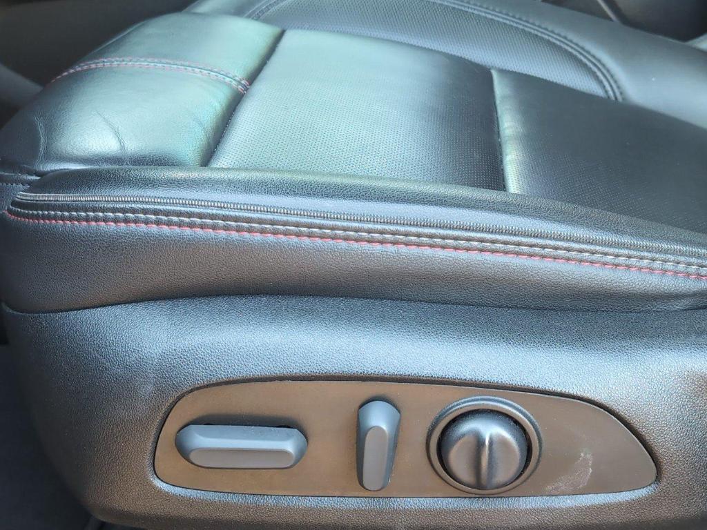 used 2023 Chevrolet Traverse car, priced at $33,924