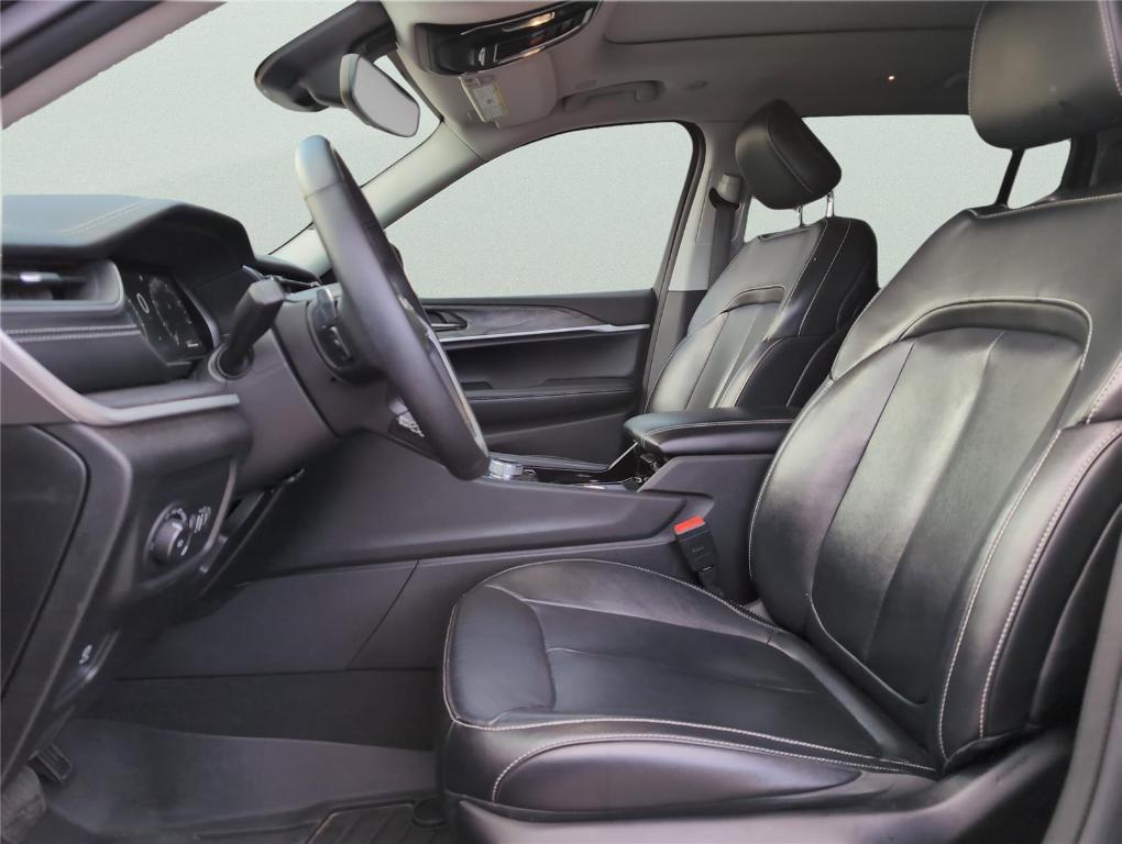 used 2021 Jeep Grand Cherokee L car, priced at $25,729