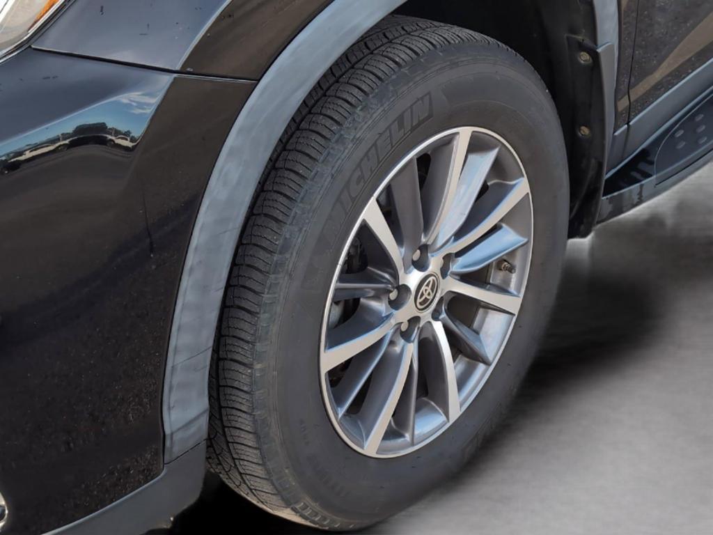 used 2019 Toyota Highlander car, priced at $25,899