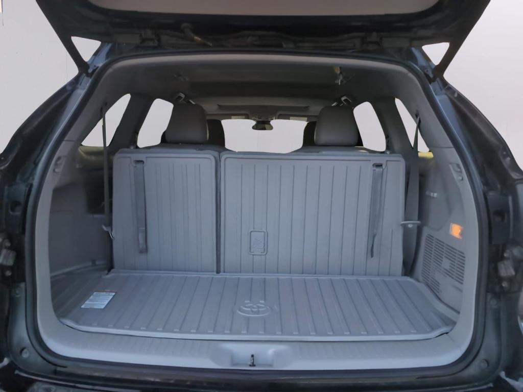used 2019 Toyota Highlander car, priced at $25,899