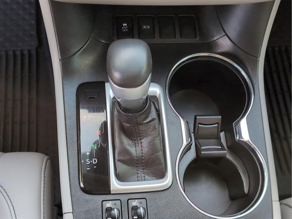 used 2019 Toyota Highlander car, priced at $25,899