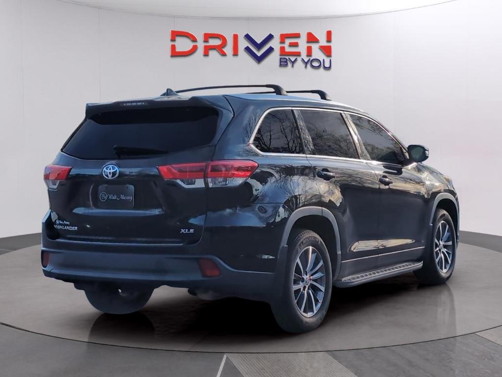 used 2019 Toyota Highlander car, priced at $25,899