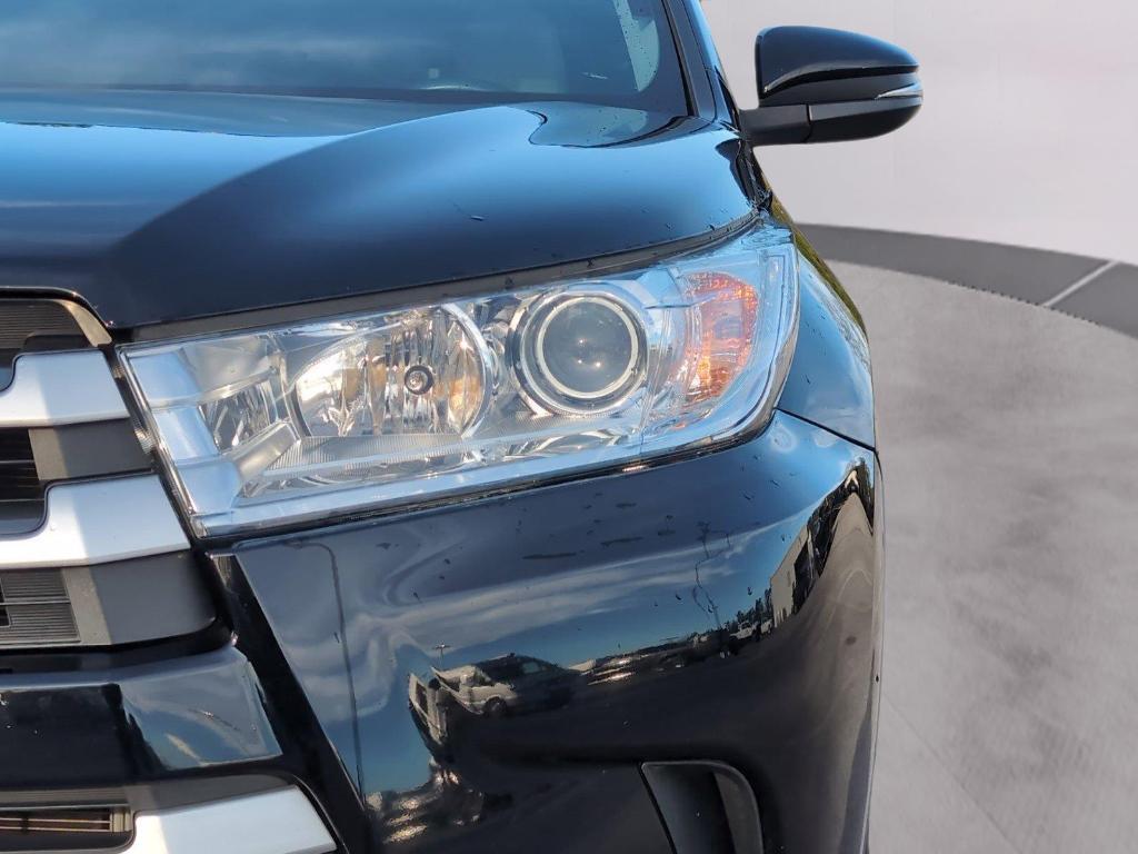 used 2019 Toyota Highlander car, priced at $25,899