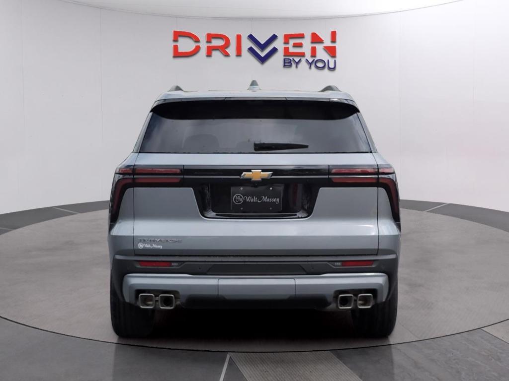 new 2026 Chevrolet Traverse car, priced at $42,975