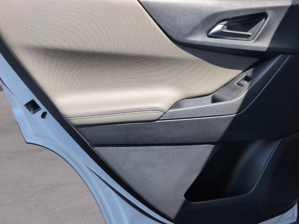 new 2026 Chevrolet Equinox car, priced at $31,421