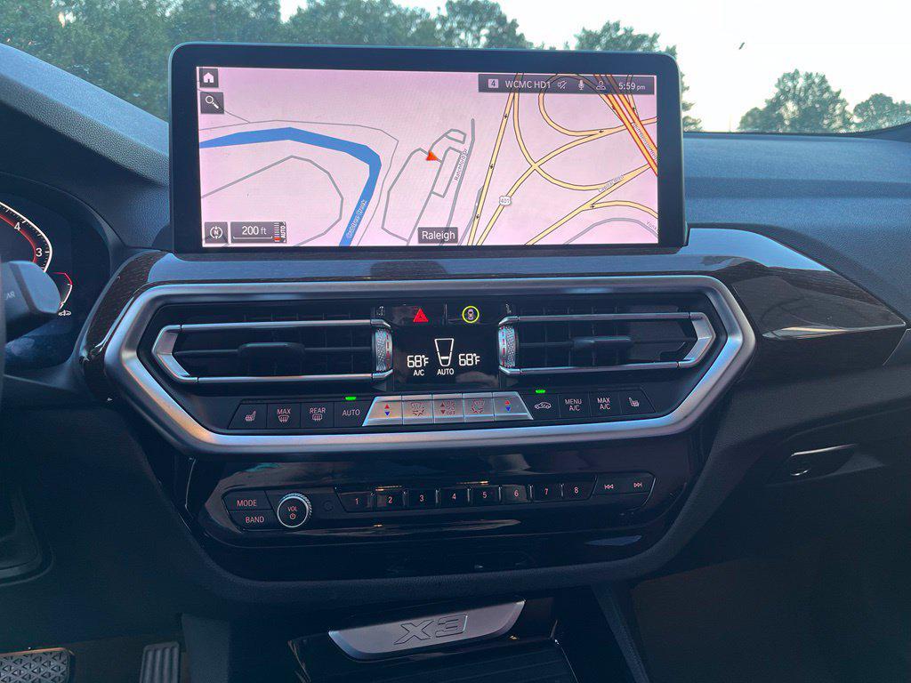 BMW X3 view 11