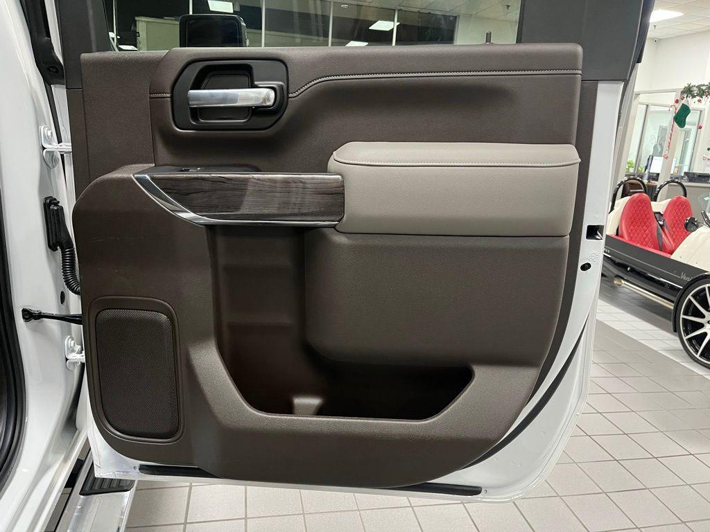 used 2022 Chevrolet Silverado 2500 car, priced at $58,109