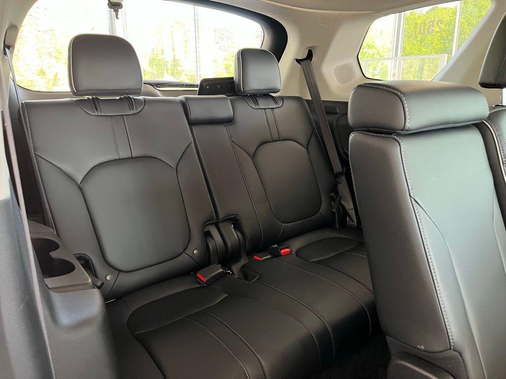 used 2023 Honda Pilot car, priced at $35,810