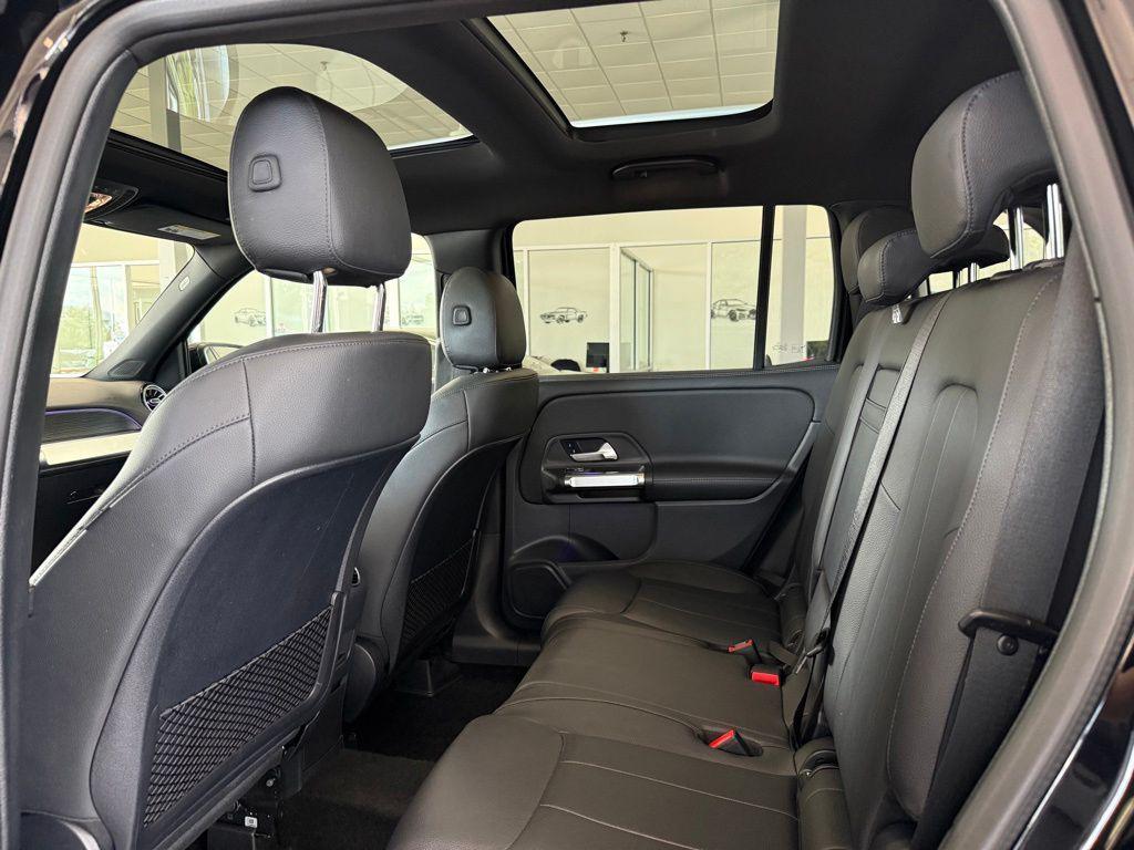 used 2022 Mercedes-Benz GLB 250 car, priced at $27,297