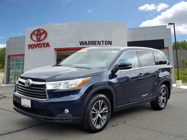 2016 Nautical Blue Metallic Toyota Highlander