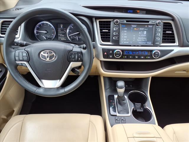 2016 Nautical Blue Metallic Toyota Highlander