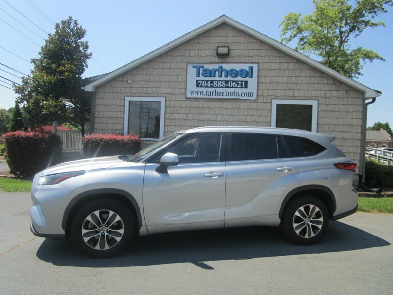 used 2023 Toyota Highlander car, priced at $35,900