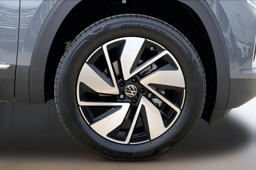 new 2026 Volkswagen Atlas car, priced at $48,570