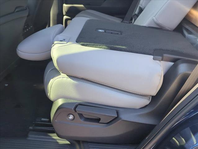 new 2025 Honda Pilot car, priced at $45,267