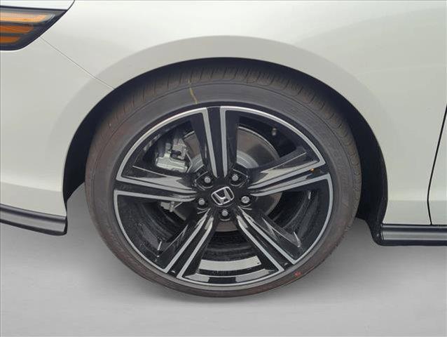 new 2025 Honda Accord Hybrid car, priced at $33,700