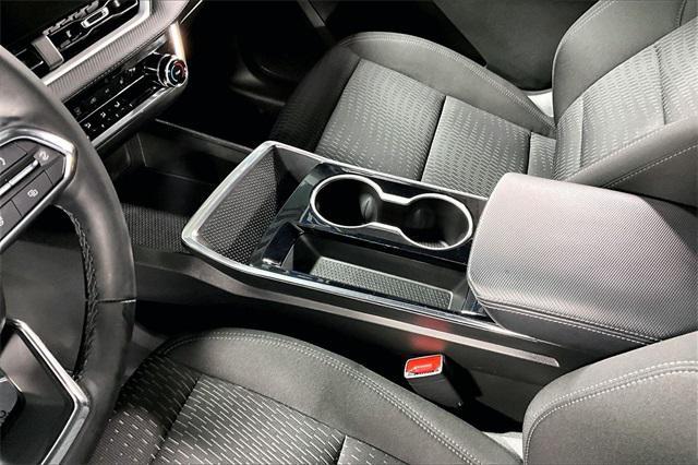 used 2025 Chevrolet Equinox car, priced at $27,214