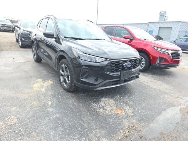 used 2025 Ford Escape car, priced at $26,392