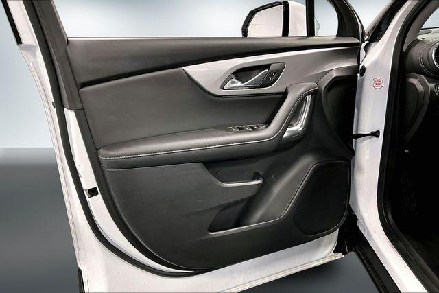 used 2025 Chevrolet Blazer car, priced at $27,999