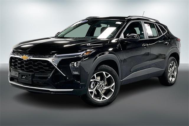 used 2025 Chevrolet Trax car, priced at $22,130