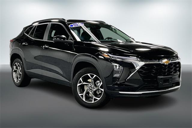 used 2025 Chevrolet Trax car, priced at $22,130