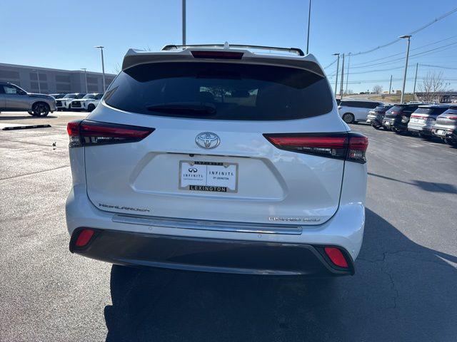 used 2020 Toyota Highlander car, priced at $26,799