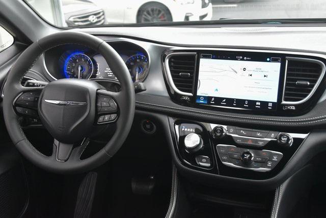 used 2025 Chrysler Pacifica car, priced at $35,499