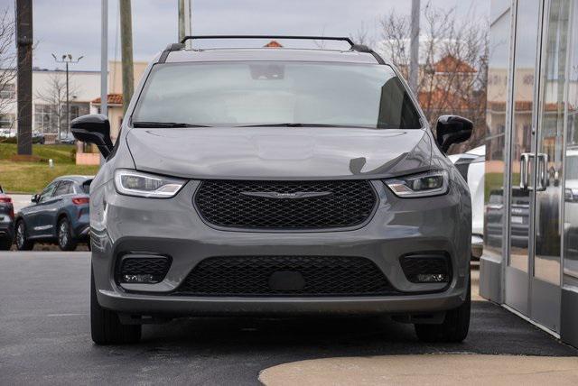 used 2025 Chrysler Pacifica car, priced at $35,499