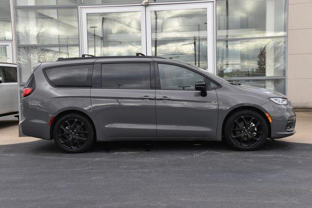 used 2025 Chrysler Pacifica car, priced at $35,499