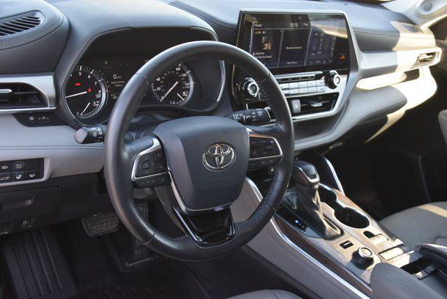 used 2021 Toyota Highlander car, priced at $34,988