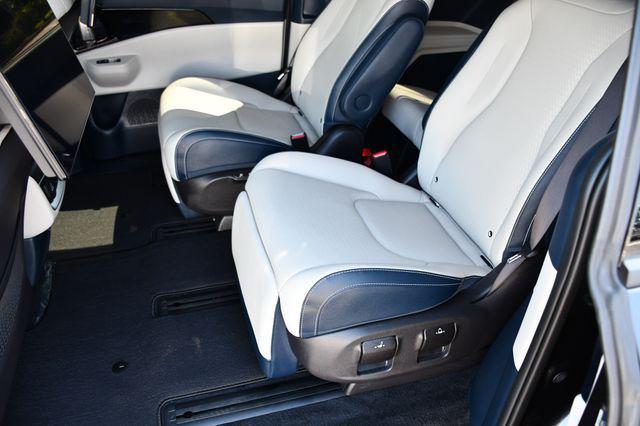 used 2025 Kia Carnival Hybrid car, priced at $45,988
