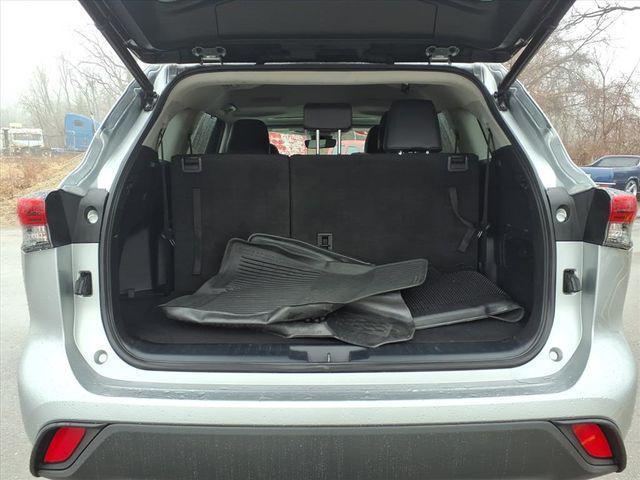 used 2021 Toyota Highlander car, priced at $26,000