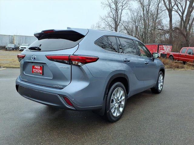 used 2023 Toyota Highlander Hybrid car, priced at $40,000