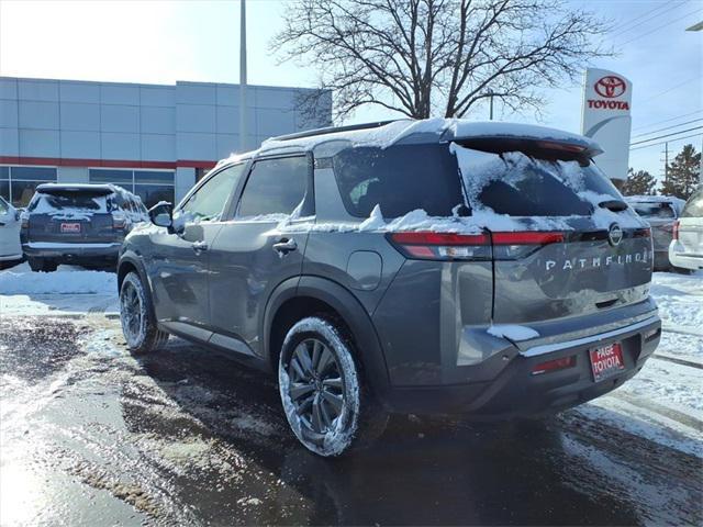 used 2024 Nissan Pathfinder car, priced at $26,000