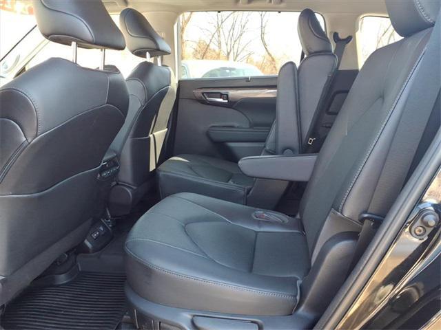 used 2023 Toyota Highlander Hybrid car, priced at $43,500