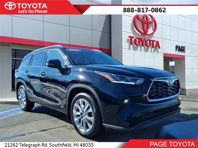 used 2023 Toyota Highlander Hybrid car, priced at $43,500