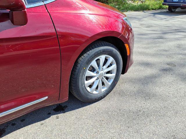 used 2018 Chrysler Pacifica car, priced at $13,500