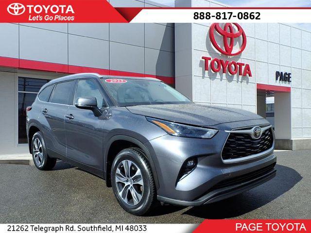 used 2023 Toyota Highlander car, priced at $35,500