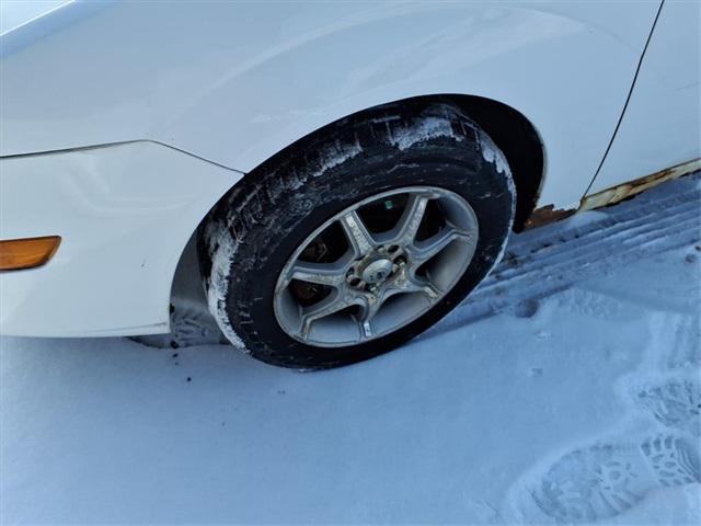 used 2005 Ford Focus car, priced at $2,590