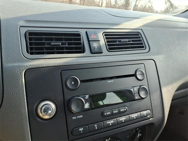 used 2005 Ford Focus car, priced at $2,590