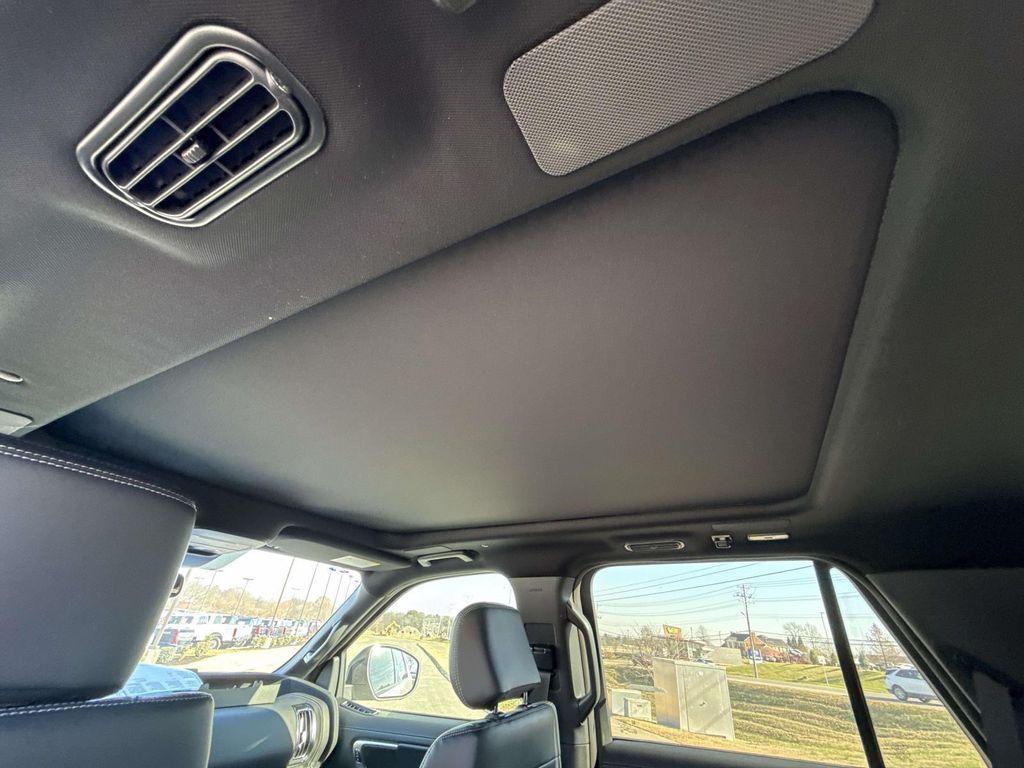 new 2025 Ford Expedition car, priced at $81,934