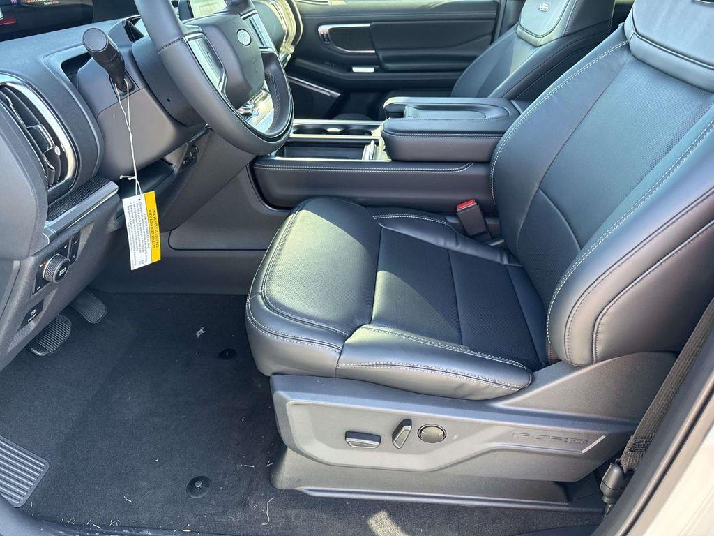 new 2025 Ford Expedition car, priced at $81,934