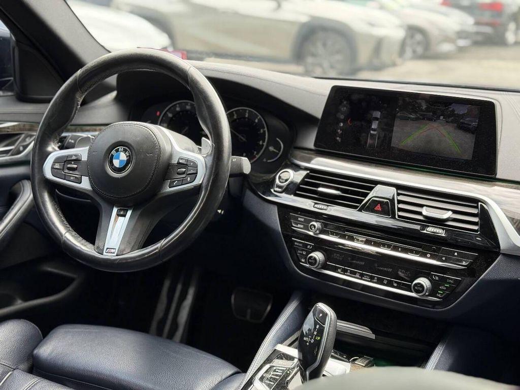 BMW 5 Series view 8