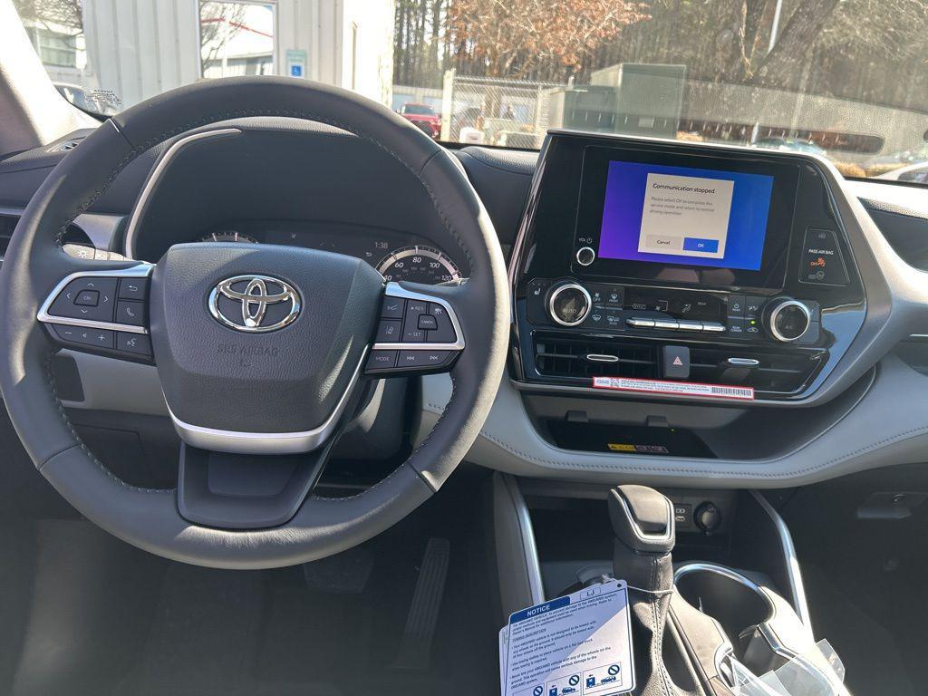 new 2026 Toyota Highlander car, priced at $48,902