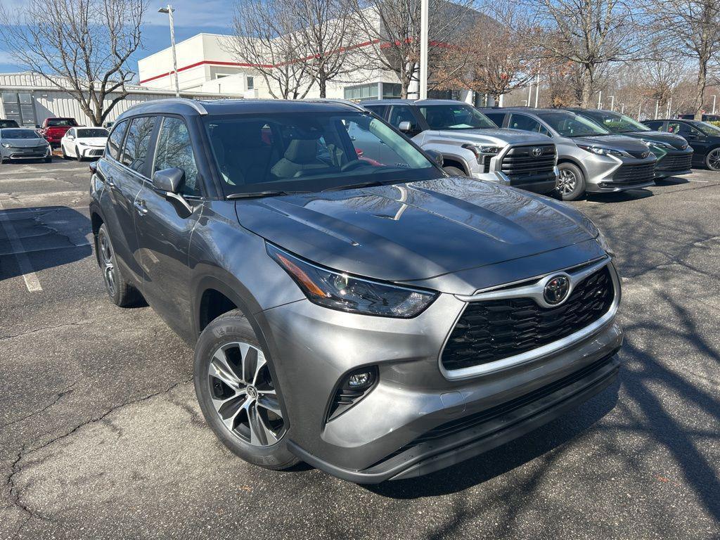 new 2026 Toyota Highlander car, priced at $48,902