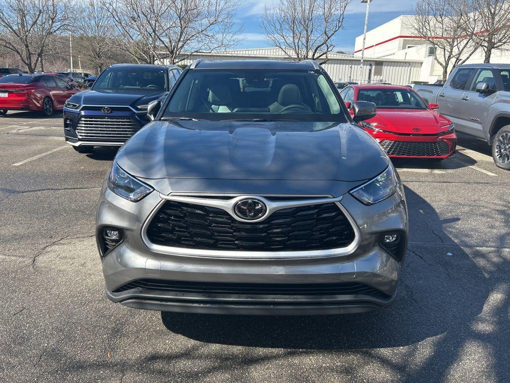 new 2026 Toyota Highlander car, priced at $48,902