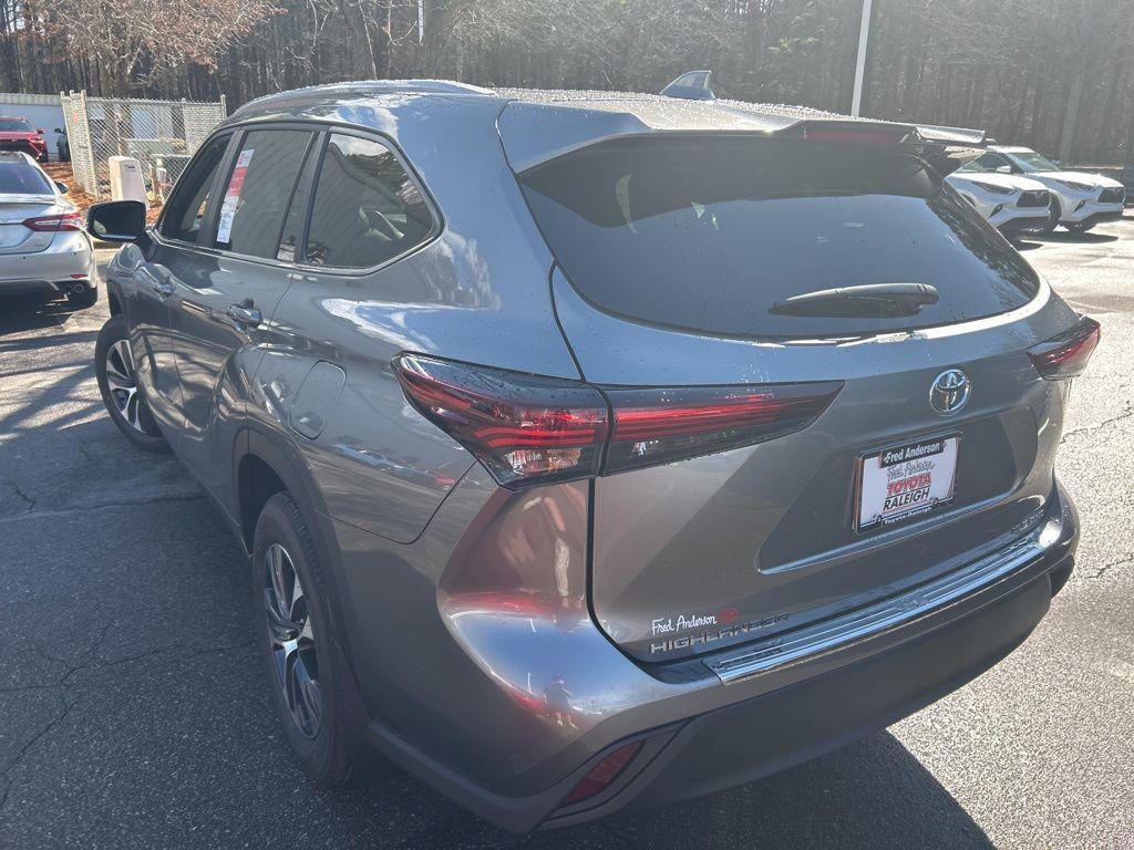 new 2026 Toyota Highlander car, priced at $48,902