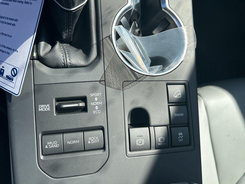 new 2026 Toyota Highlander car, priced at $48,902