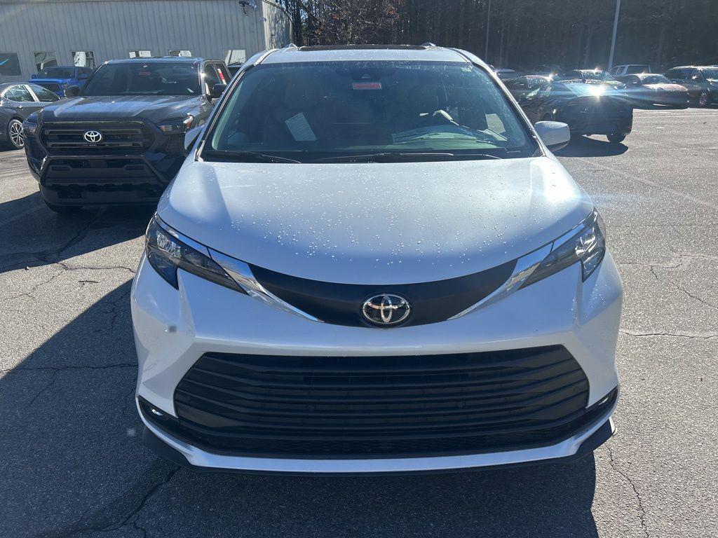 new 2026 Toyota Sienna car, priced at $48,258